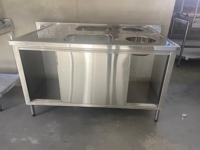 Bancada aberta com prateleira — Cozinhas e bancadas em aço inox