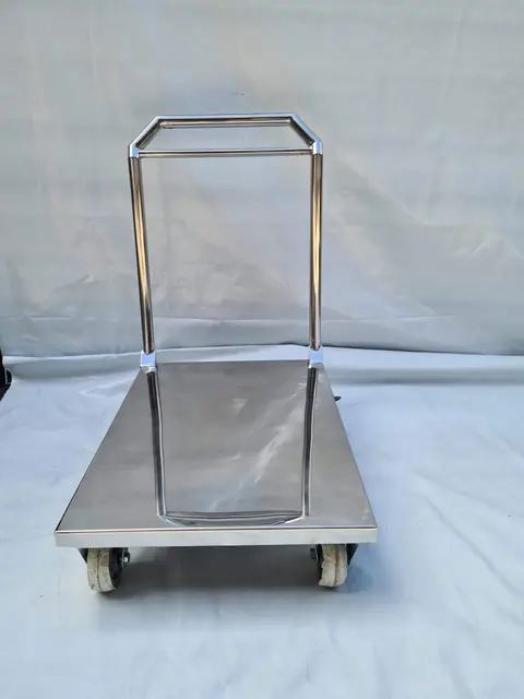 Carro plataforma com alça — Hospitalar em aço inox