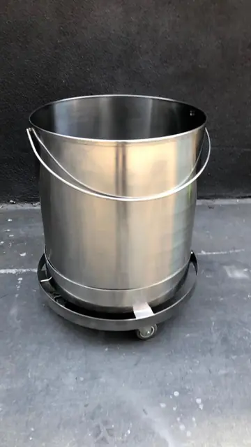 Balde em inox com suporte e rodízios